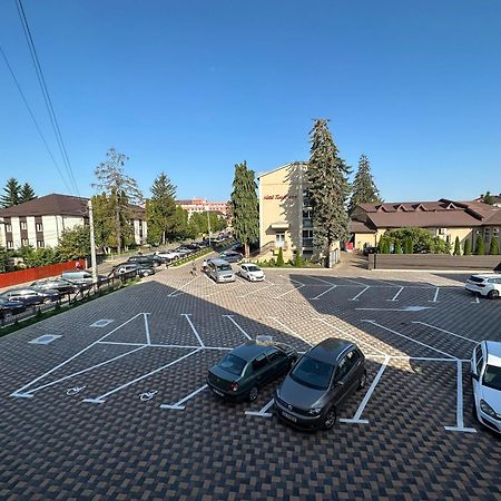 Hotel Turist Falticeni Bagian luar foto